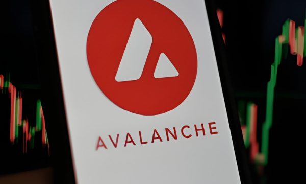 Avalanche Token Climbs as Treasury Firm Plans $1B AVAX Purchase After SPAC Deal